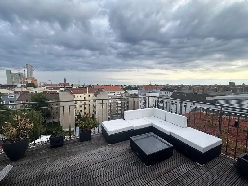 6 to 12 months rent - Möblierte - Traumhaftes Dachgeschoss mit Loftcharakter — photo 1